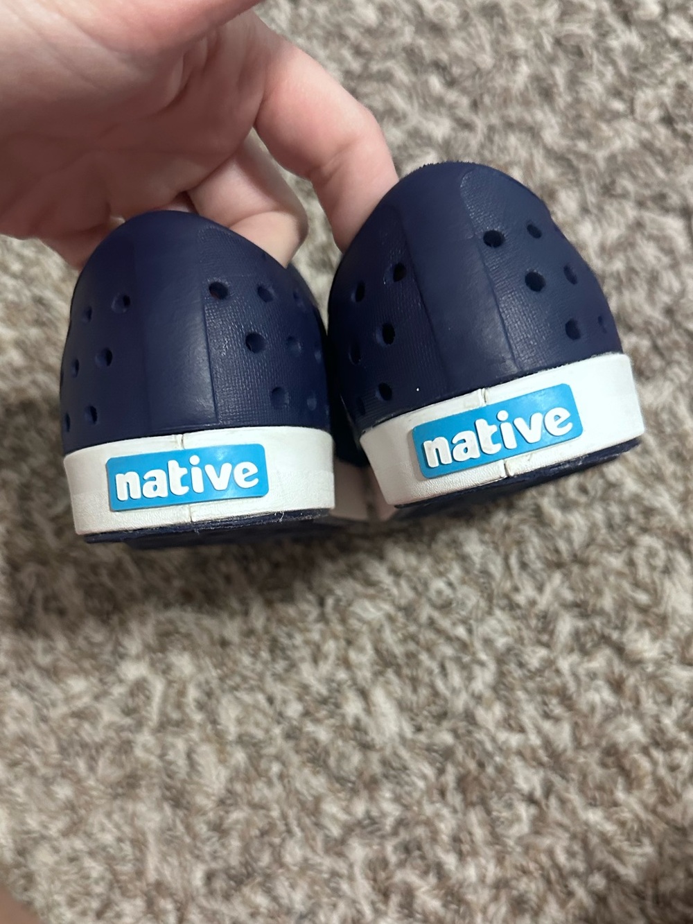 Native boys Jefferson size J1 Slip-On in Navy and White shoes - Picture 2 of 5